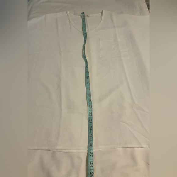 Perfect Peach - WOVEN AIRFLOW V-NECK DOLMAN TOP - Ivory - Picture 5 of 8